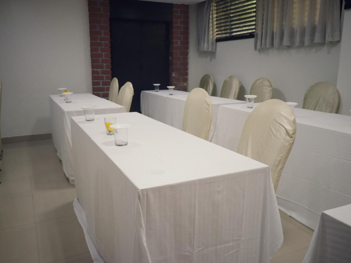 העיר בנגלור The Green Path Eco Hotel מראה חיצוני תמונה