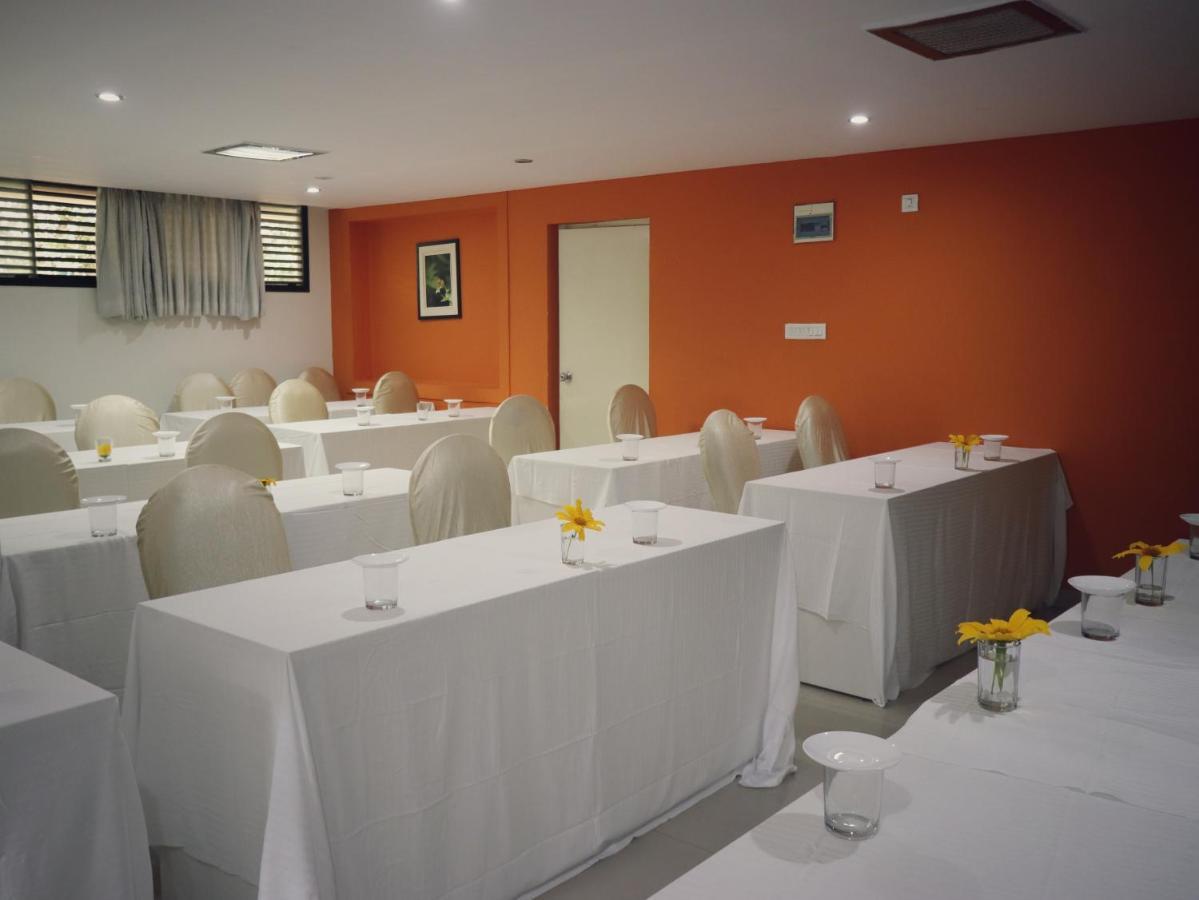 העיר בנגלור The Green Path Eco Hotel מראה חיצוני תמונה
